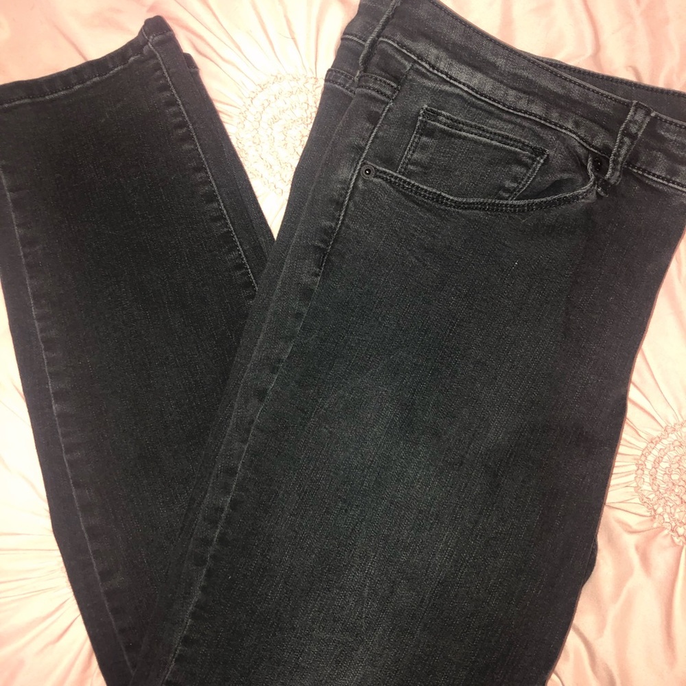Black universal thread jeggings